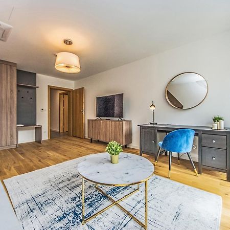Bh Properties, Apartamenty Teatr Wybrzeze Srodmiescie Danzica Esterno foto