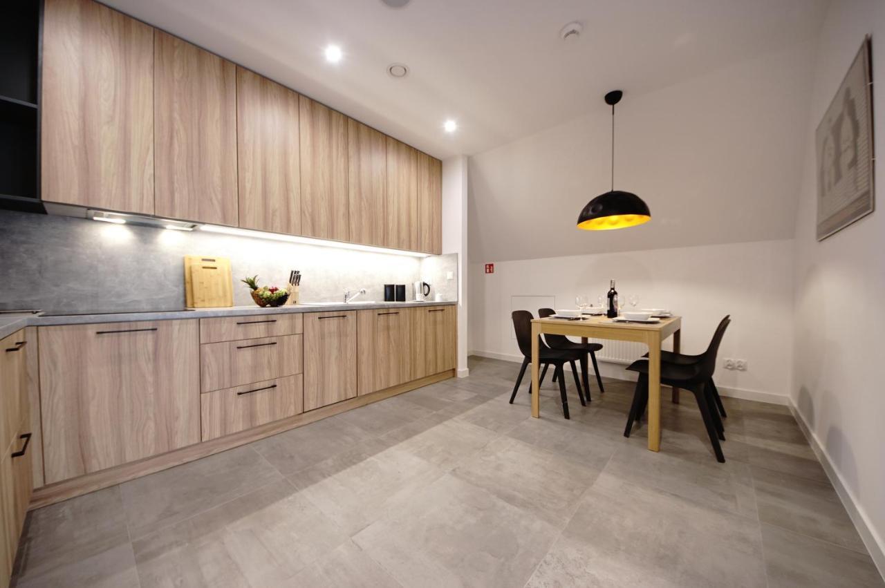 Bh Properties, Apartamenty Teatr Wybrzeze Srodmiescie Danzica Esterno foto