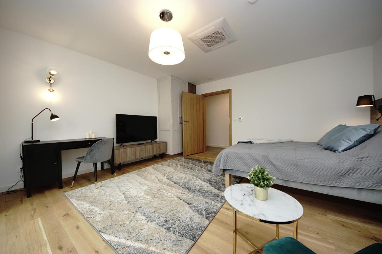 Bh Properties, Apartamenty Teatr Wybrzeze Srodmiescie Danzica Esterno foto