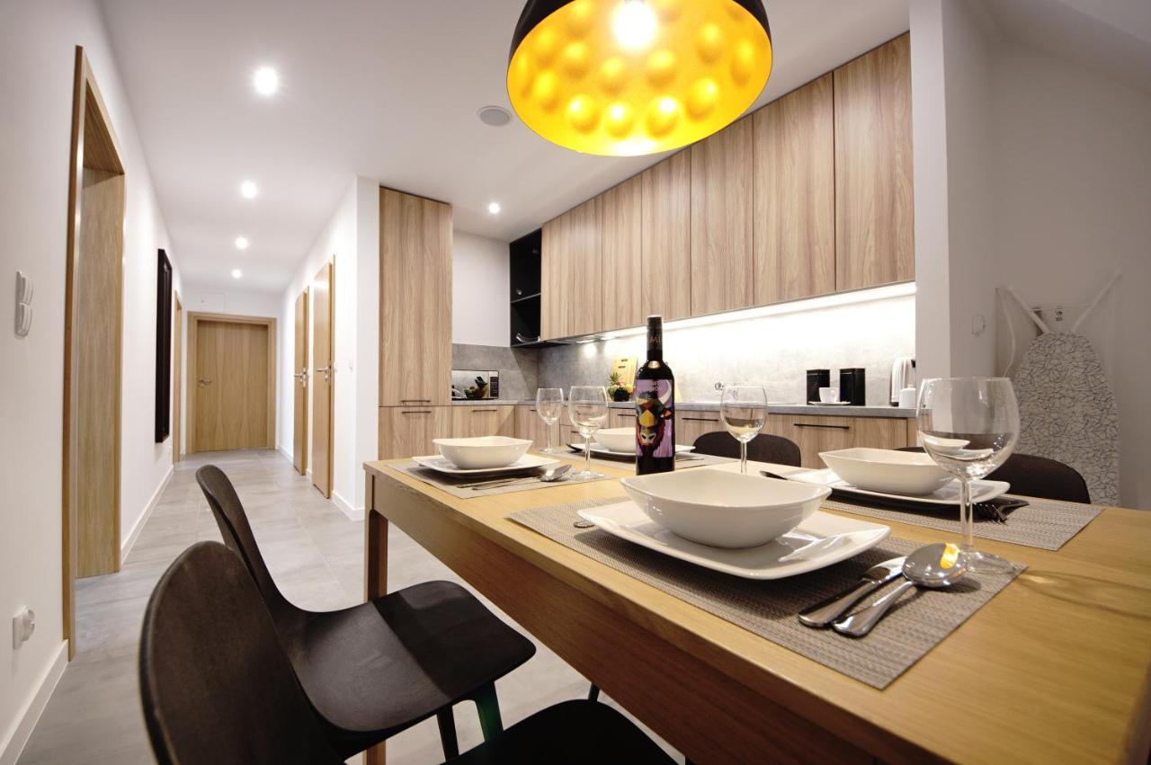Bh Properties, Apartamenty Teatr Wybrzeze Srodmiescie Danzica Esterno foto