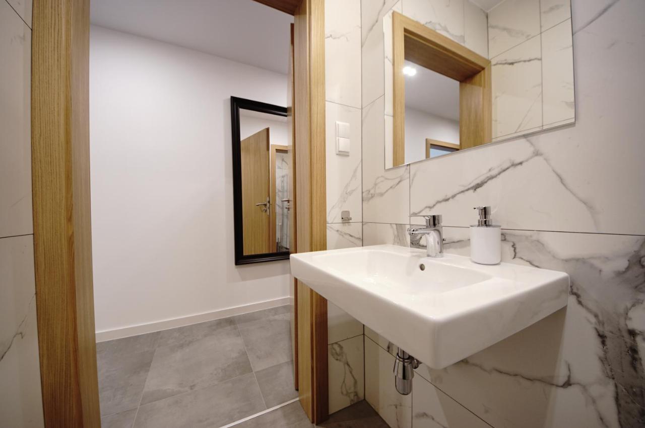 Bh Properties, Apartamenty Teatr Wybrzeze Srodmiescie Danzica Esterno foto