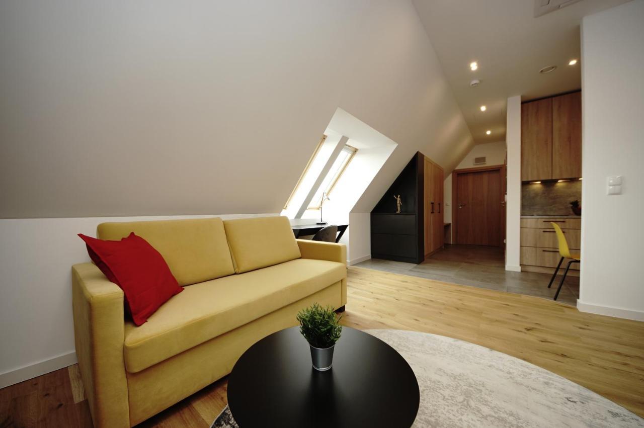 Bh Properties, Apartamenty Teatr Wybrzeze Srodmiescie Danzica Esterno foto
