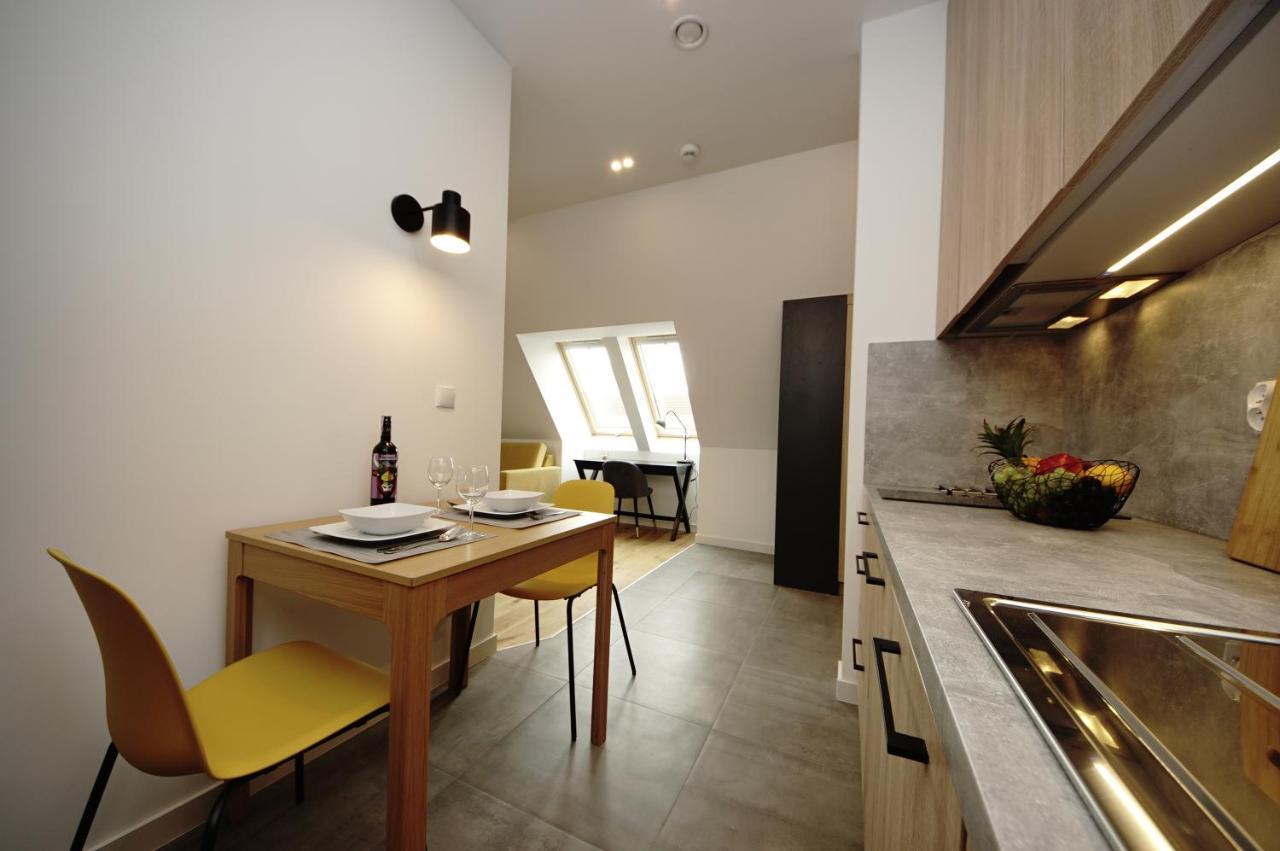 Bh Properties, Apartamenty Teatr Wybrzeze Srodmiescie Danzica Esterno foto