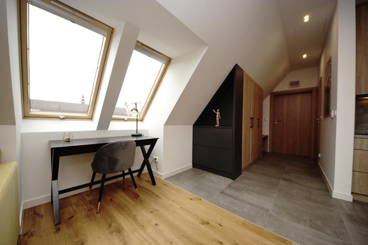 Bh Properties, Apartamenty Teatr Wybrzeze Srodmiescie Danzica Esterno foto