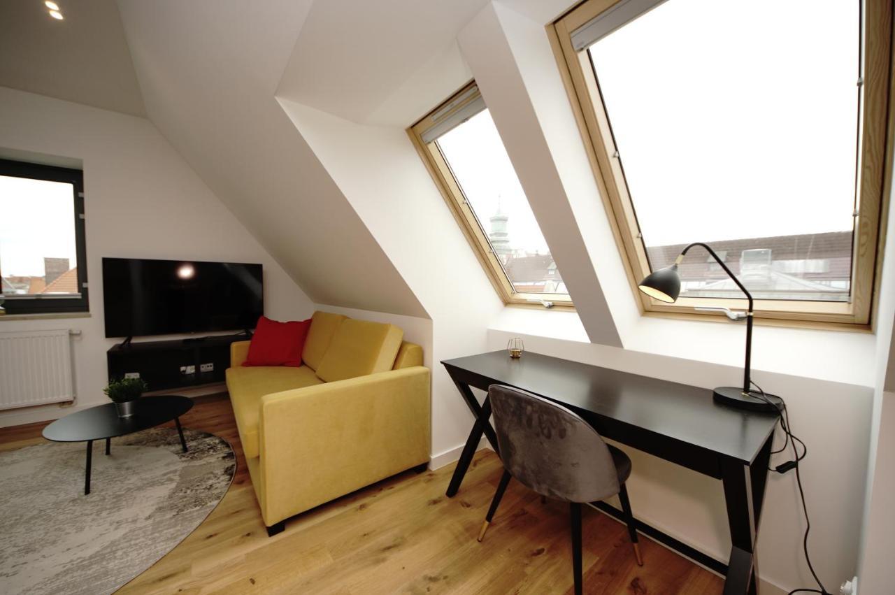 Bh Properties, Apartamenty Teatr Wybrzeze Srodmiescie Danzica Esterno foto