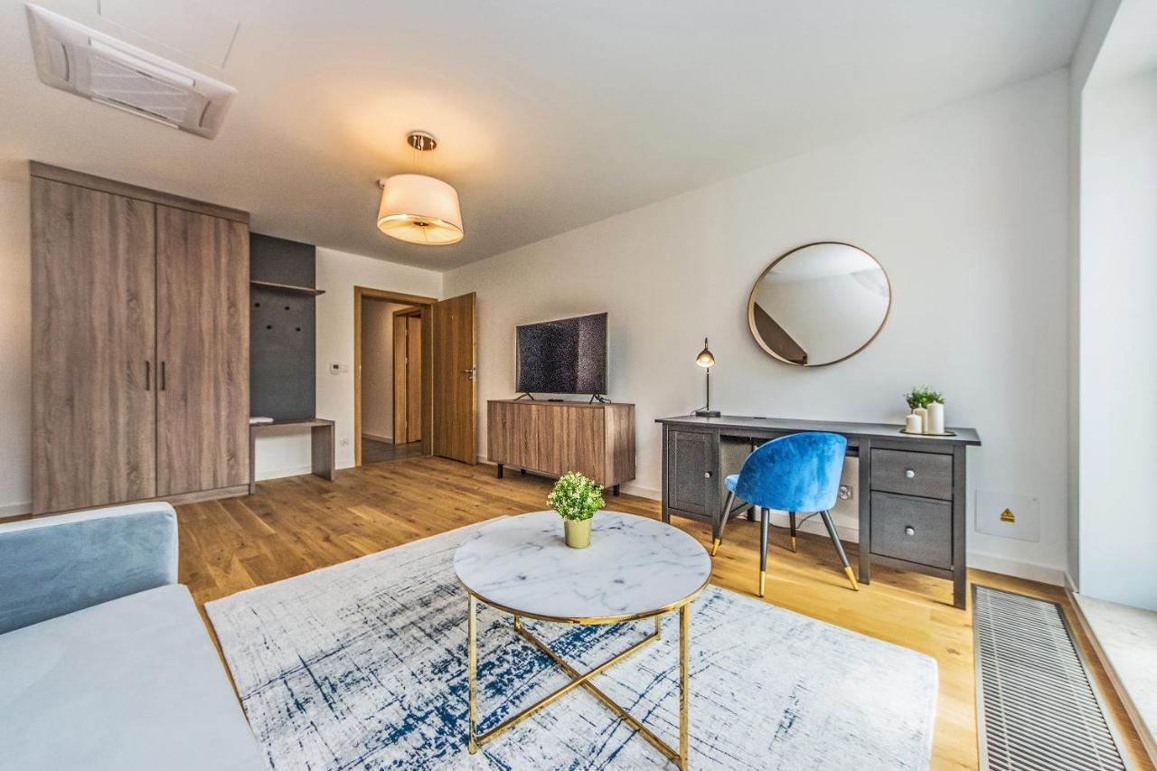 Bh Properties, Apartamenty Teatr Wybrzeze Srodmiescie Danzica Esterno foto