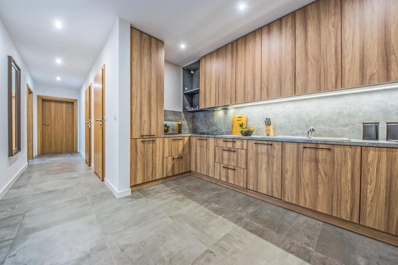 Bh Properties, Apartamenty Teatr Wybrzeze Srodmiescie Danzica Esterno foto